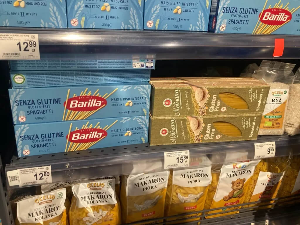 Półka sklepowa z makaronami Barilla Senza Glutine i La Molisana, prezentująca produkty bezglutenowe online cena i dostępność w 2026 roku
