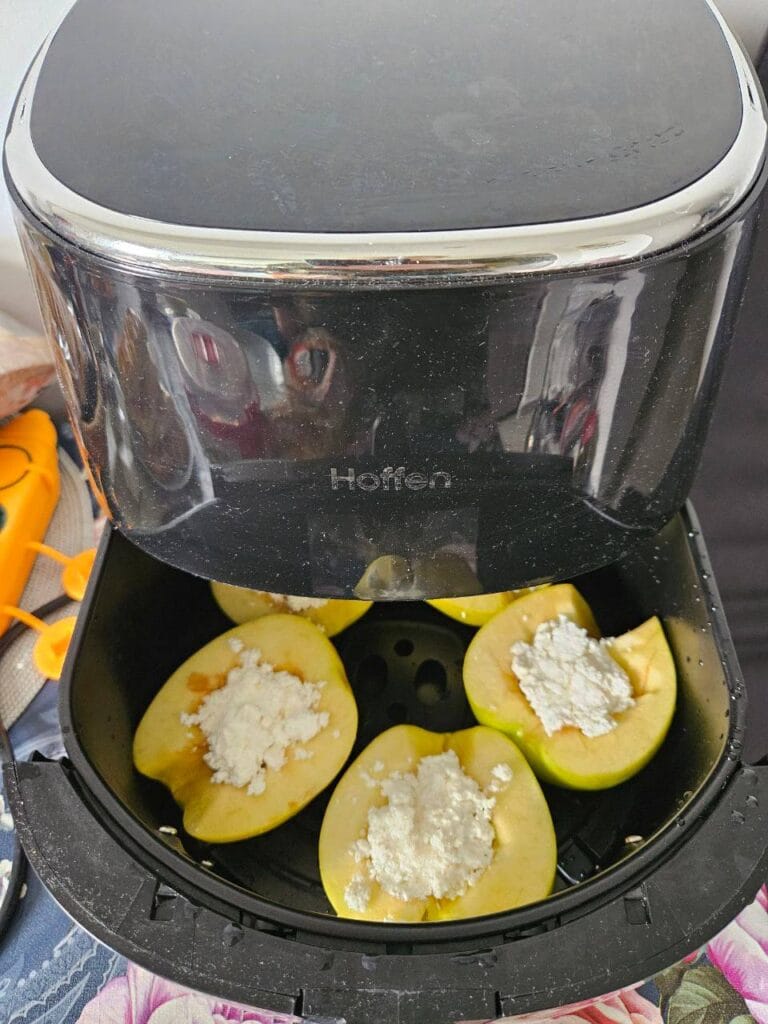 Jabłko we frytkownicy powietrznej