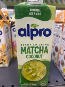 wegańskie produkty Carrefour napój Alpro Matcha Coconut