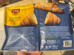 produkty wyglądające na wegańskie croissanty bezglutenowe