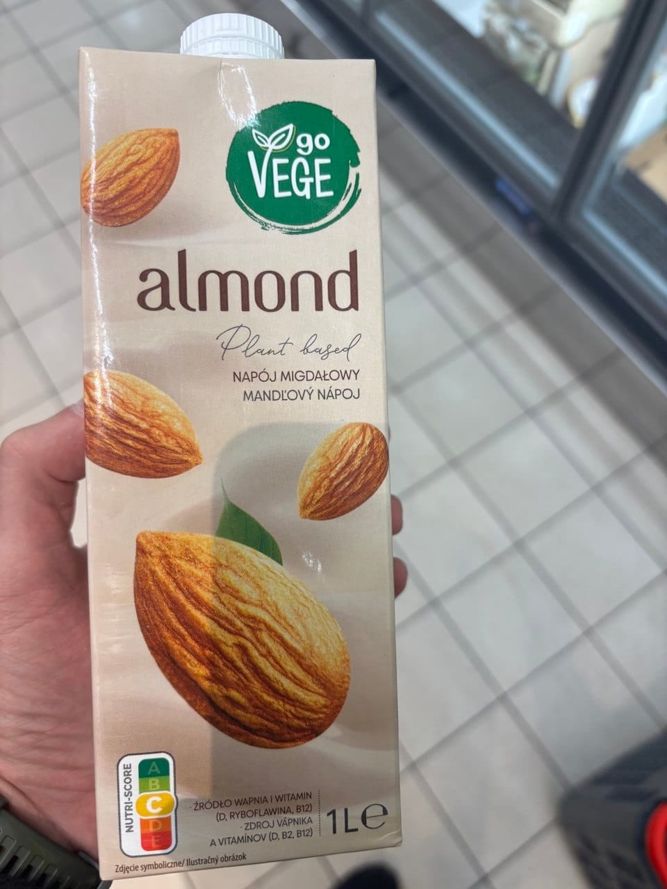 Napój migdałowy Go Vege Almond – wegańskie produkty w Biedronce 2026