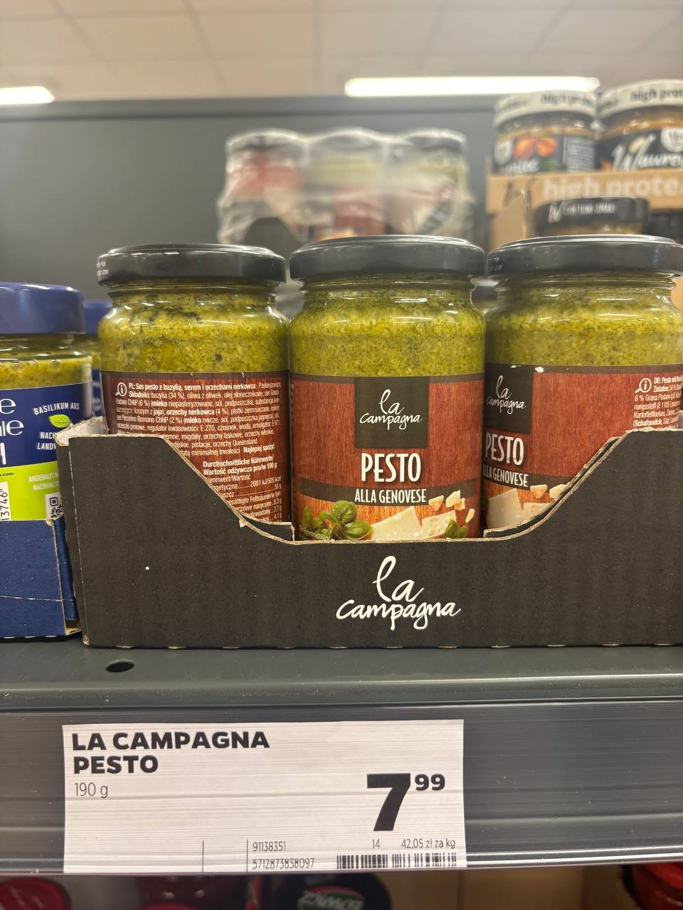 Zdjęcie produktów bezglutenowe sosy Netto, widoczne pesto La Campagna