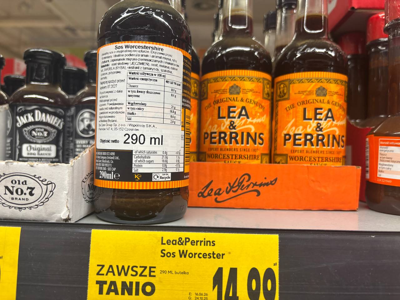 Oryginalny sos Worcestershire Lea & Perrins na półce