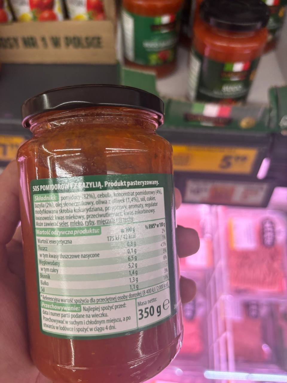 Skład naturalnie bezglutenowego sosu pomidorowego GustoBello z bazylią z Biedronki.
